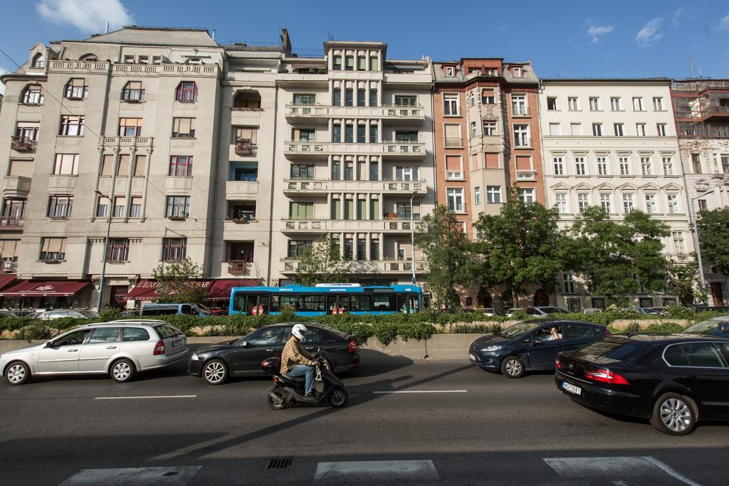 Riverside City Budapest Kültér fotó